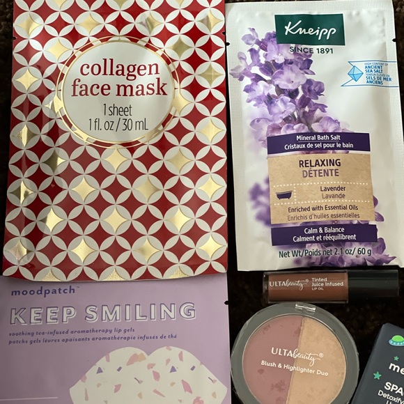 NEW MIXED MAKEUP BAG JUST FOR FUN! - Picture 3 of 15